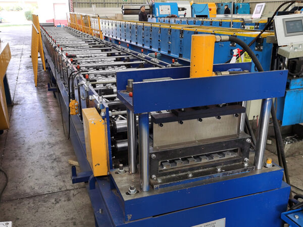 Roofing ceiling forming machine (2)