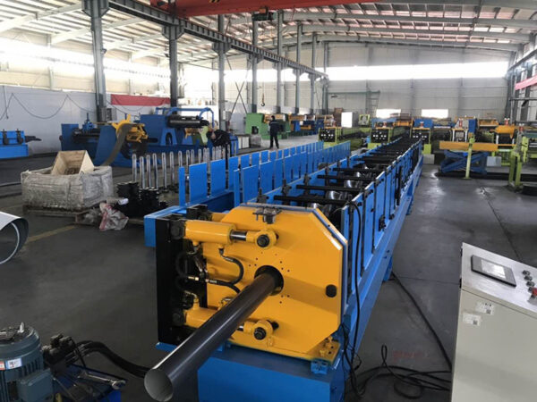 Round Downpipe forming machine (2)