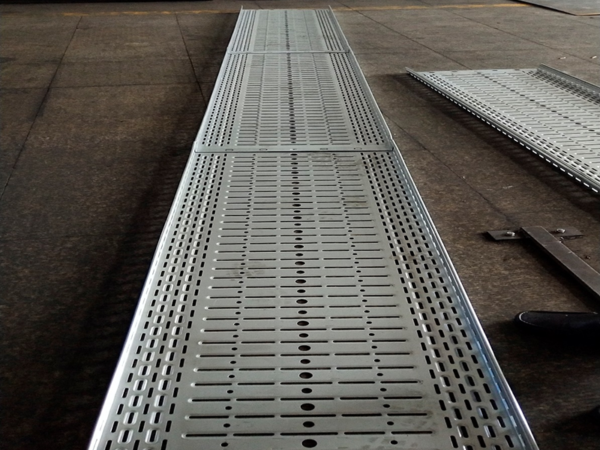 Slotted Cable Tray 2 (1)